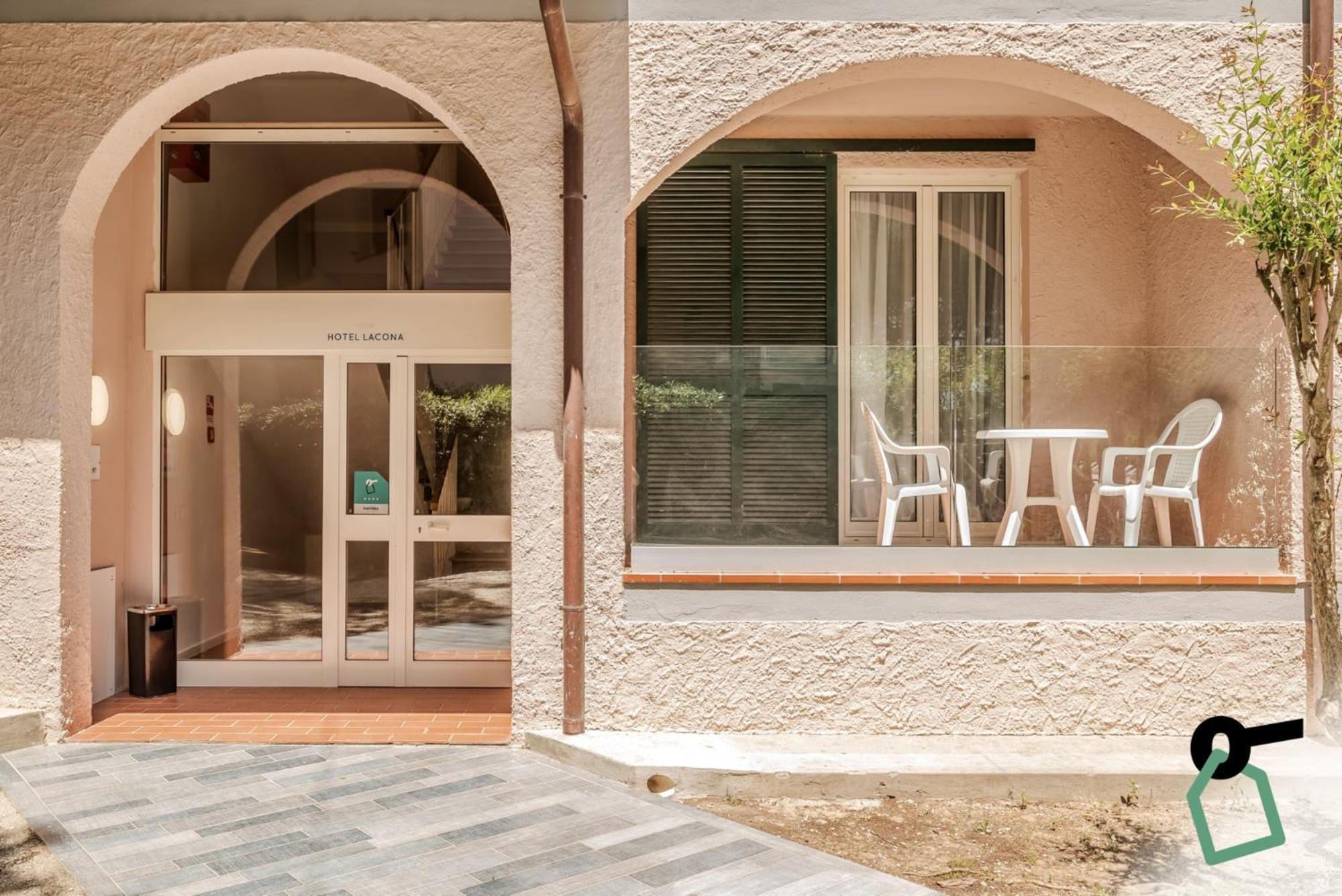 Hotiday Room Collection - Lacona Exterior photo