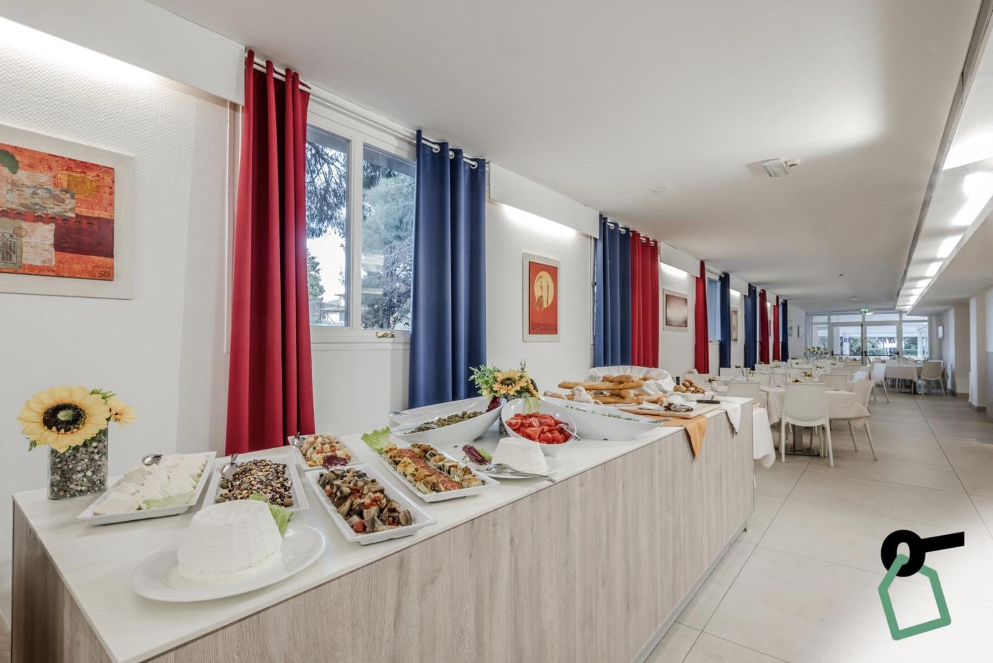 Hotiday Room Collection - Lacona Exterior photo
